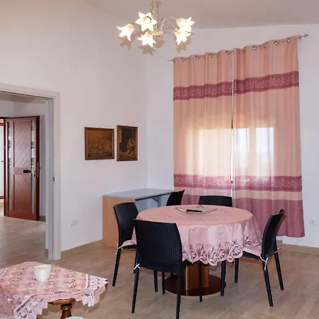 Attico Con Terrazzo Apartmán